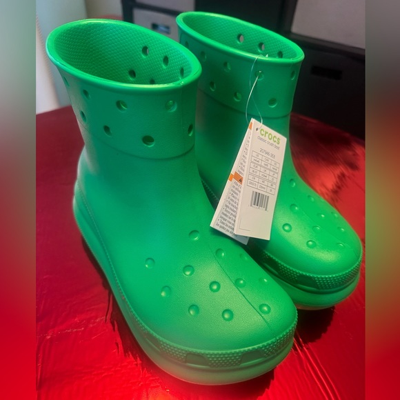 NWT Crocs Crush Boot in Grass Green 4 Men/6 Women - Picture 3 of 5